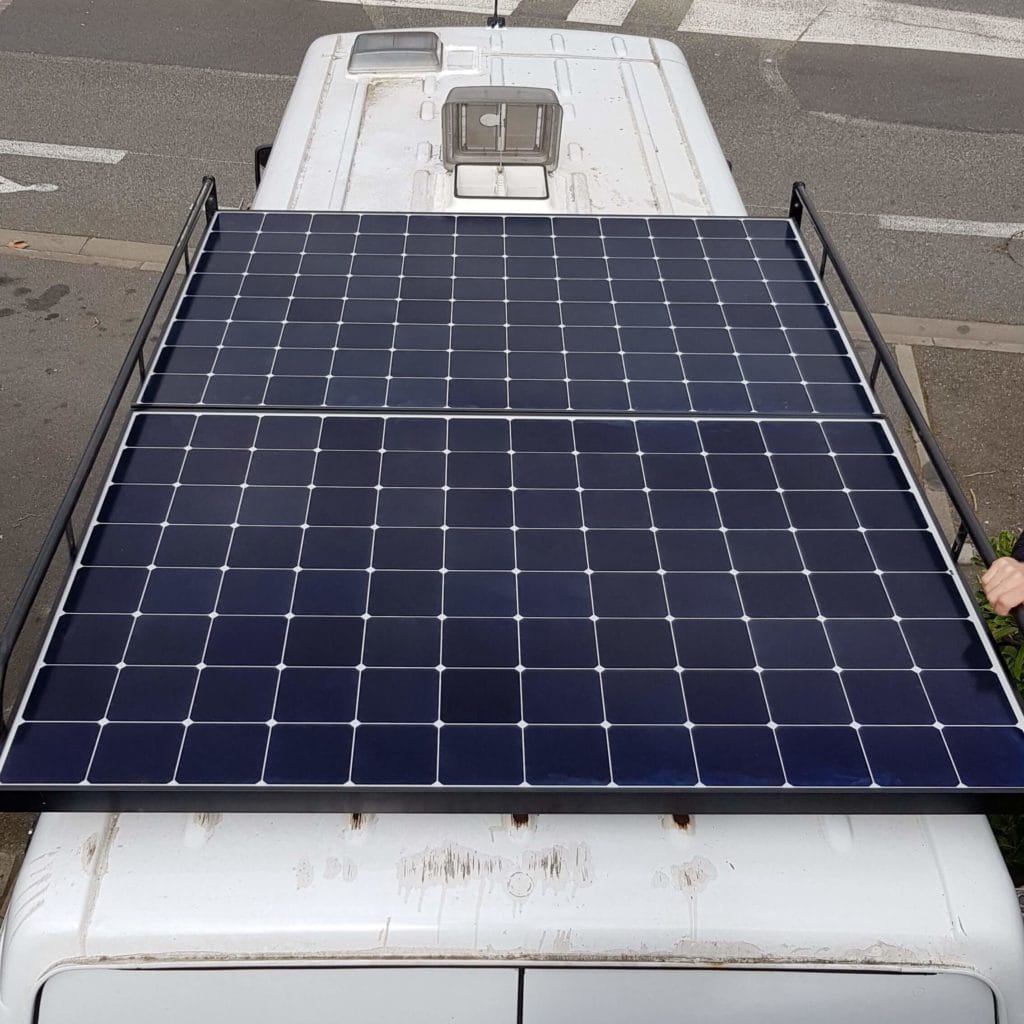 Panneaux solaires posés sur notre toit